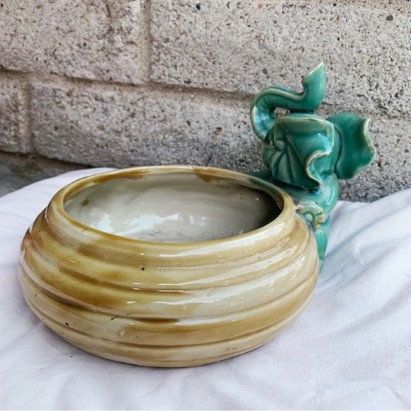 Adorable vintage Majolica green elephant planter with grapes and leaves detail - Picture 2 of 3